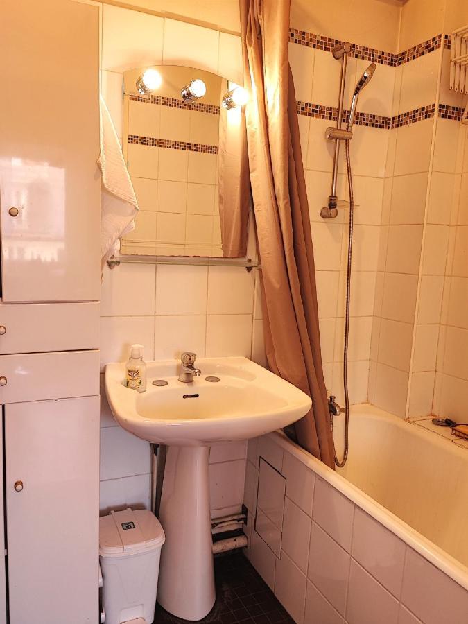 Studio Cosy Et Spacieux Avec Emplacement Ideal パリ エクステリア 写真
